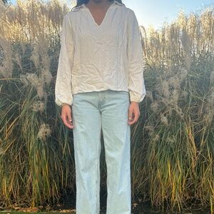 Anthropoloigie, "Self Contrast" long sleeve off-white, V-neck. Size Small